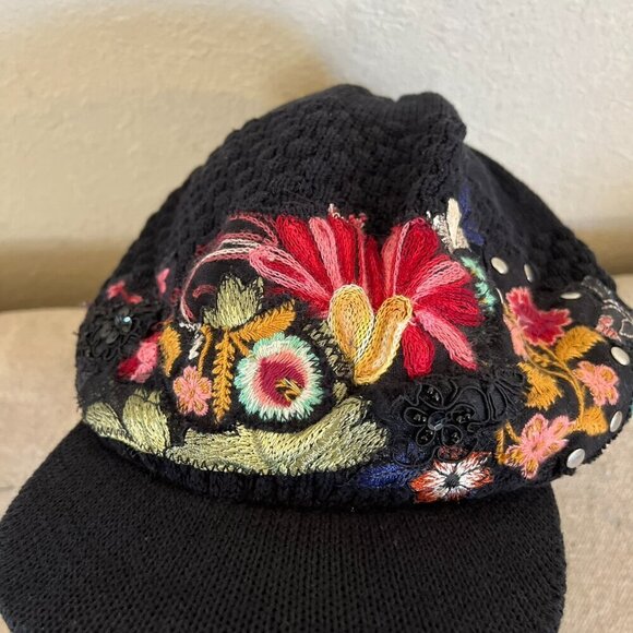 Vintage Woman's Black Stocking Embroider Floral Hat W/Brim - Picture 6 of 8